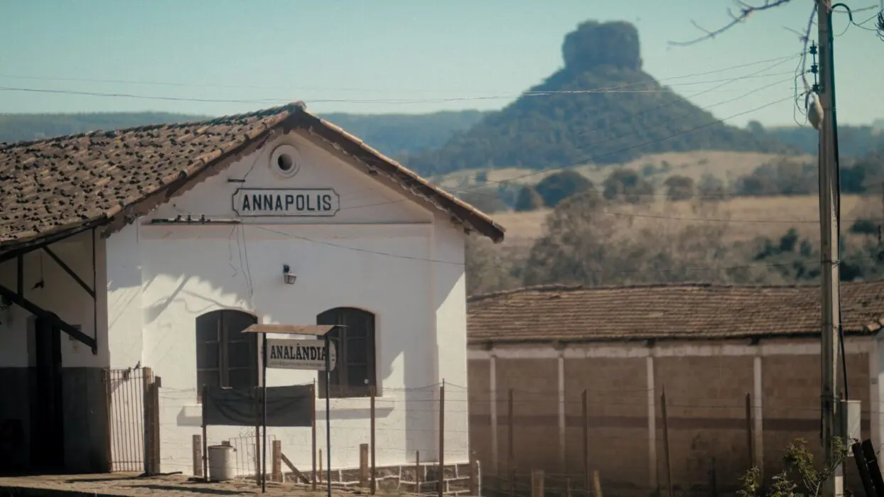 SOB O CÉU DE ANALÂNDIA